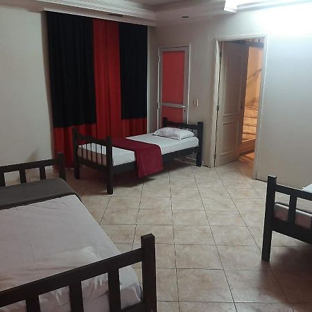קוריטיבה Knock Knock Hostel מראה חיצוני תמונה