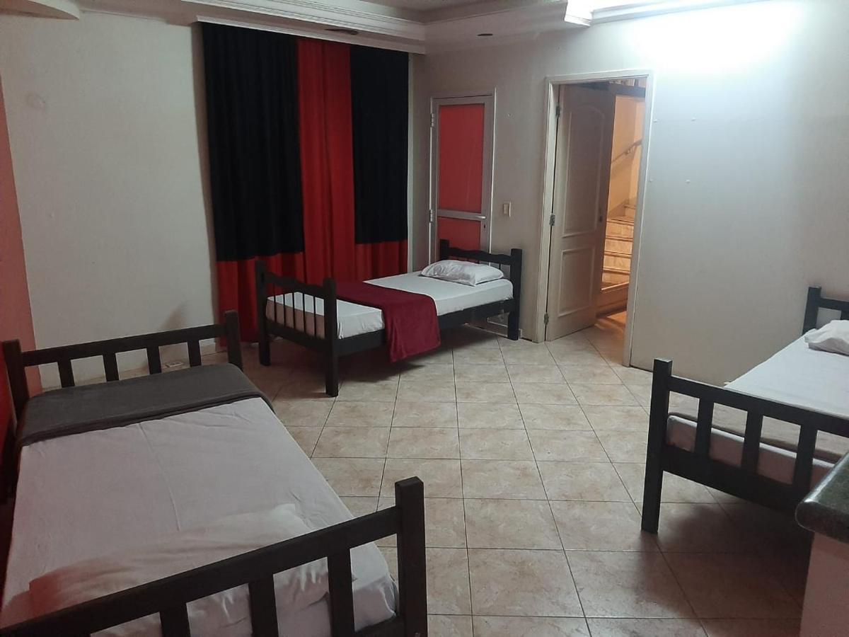 קוריטיבה Knock Knock Hostel מראה חיצוני תמונה